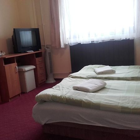 Domino Panzio Bed & Breakfast İstolni Belgrad Dış mekan fotoğraf